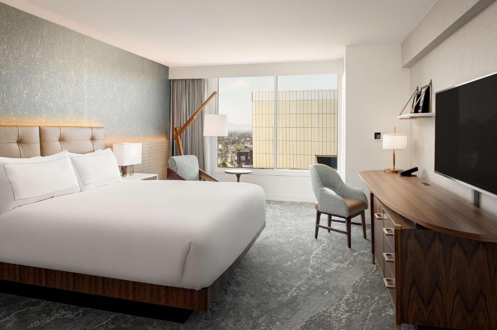 Hilton Los Angeles-Culver City, CA - One-Bedroom King Suite