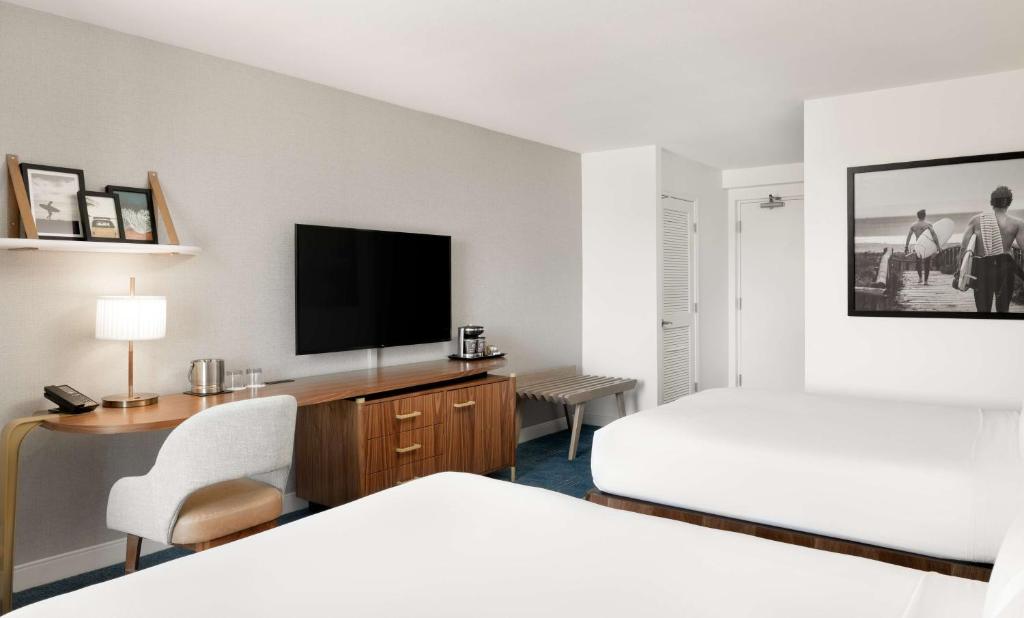 Hilton Los Angeles-Culver City, CA - Queen Room With Two Queen Beds - Non-Smoking
