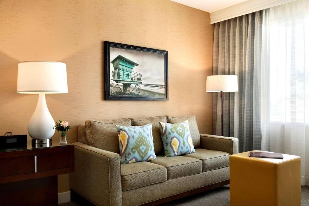 Cape Rey Carlsbad Beach, A Hilton Resort & Spa - King Room Met Uitzicht Op Het Zwembad Met Bankbed