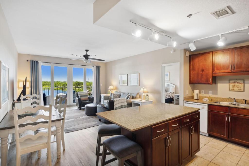 Laketown Wharf 529 by Nautical Properties, Panama City Beach (updated
