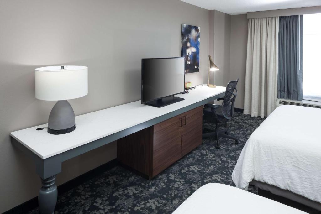 Hilton Garden Inn Nashville Vanderbilt - Queen Room With Two Queen Beds
