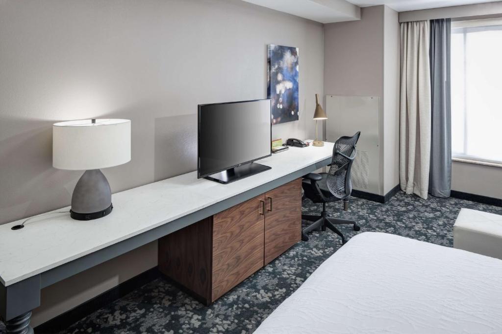Hilton Garden Inn Nashville Vanderbilt - King Room Met Slaapbank - Niet Roken