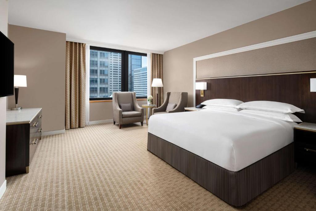 Hilton Indianapolis Hotel & Suites - Habitación King Con Nevera