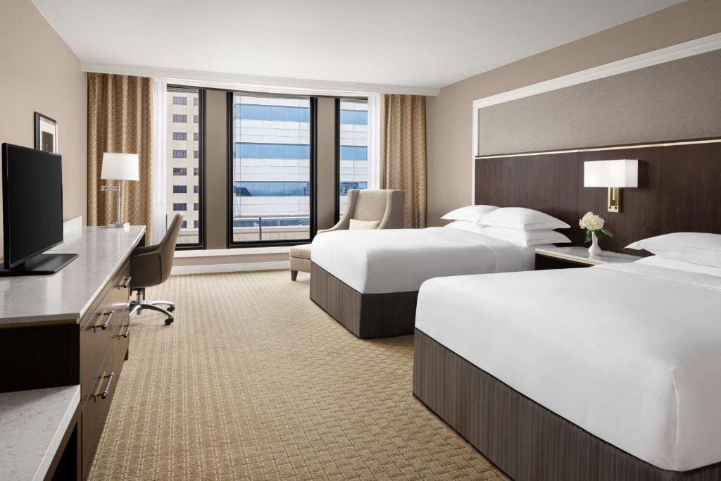 Hilton Indianapolis Hotel & Suites - Habitación Queen Con Dos Camas Queen Y Nevera