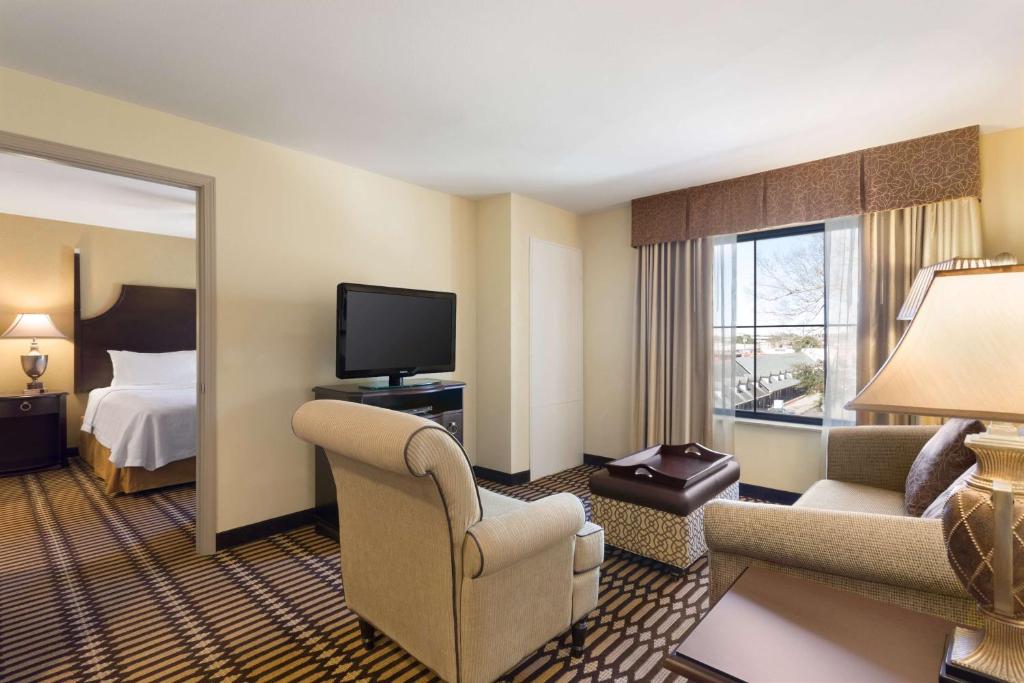 Homewood Suites Lafayette-Airport - One-Bedroom King Suite With Sofa Bed - Non-Smoking