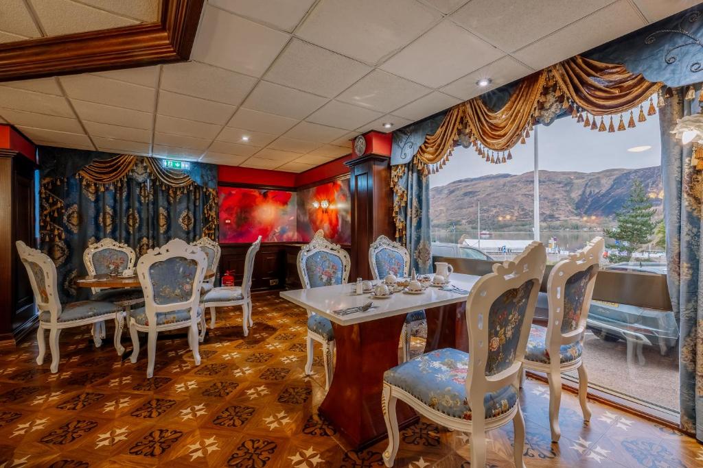 Nespecifikovaný výhled na hory nebo výhled na hory při pohledu z hotelu