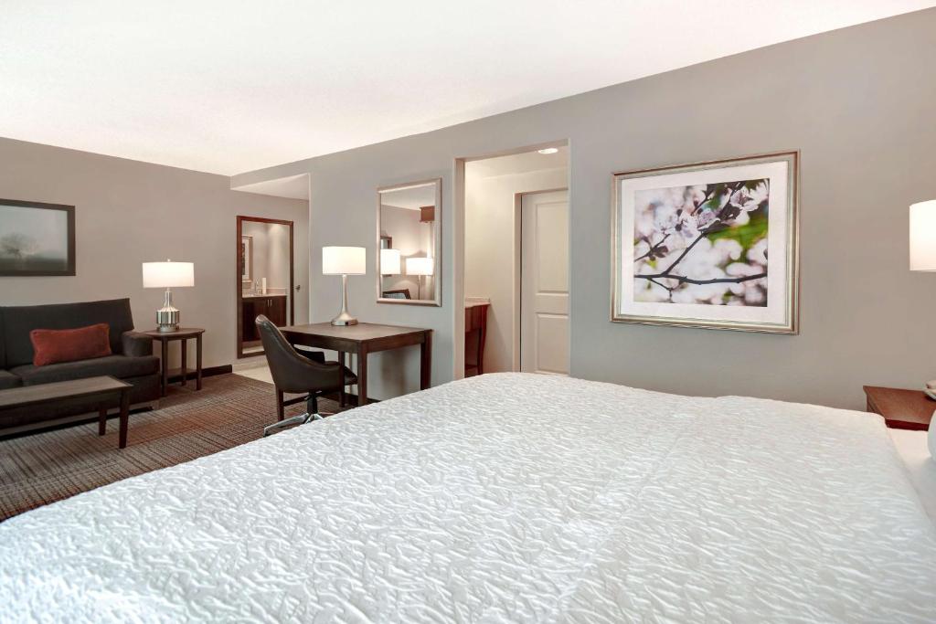Hampton Inn & Suites Alexandria Old Town Area South - King Studio Con Sofá Cama - No Fumadores
