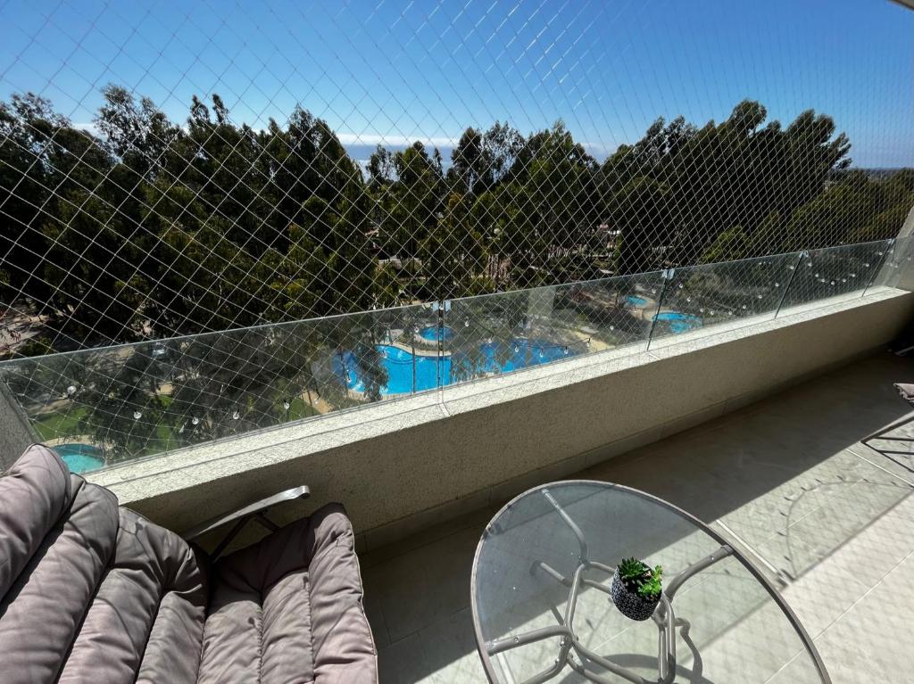 Bazén v ubytování Algarrobo Espectacular piso 10 vista bahía nebo v jeho okolí