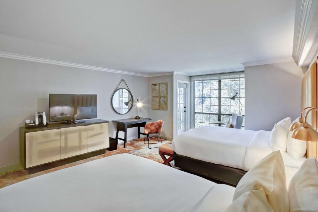The Inn at Saratoga, Tapestry Collection by Hilton - Sala Regina Con Due Letti Queen E Balcone