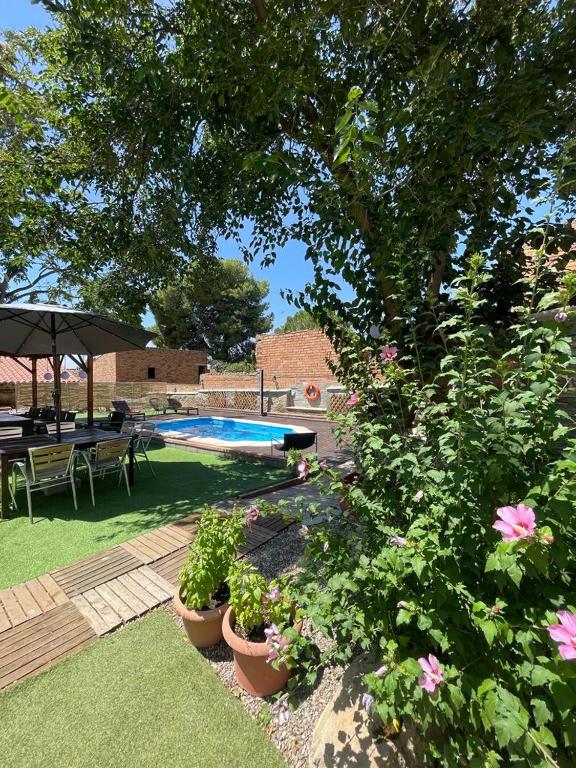Kép Agradable casa rural con piscina privada szállásáról Vallfogona de Balaguer városában a galériában