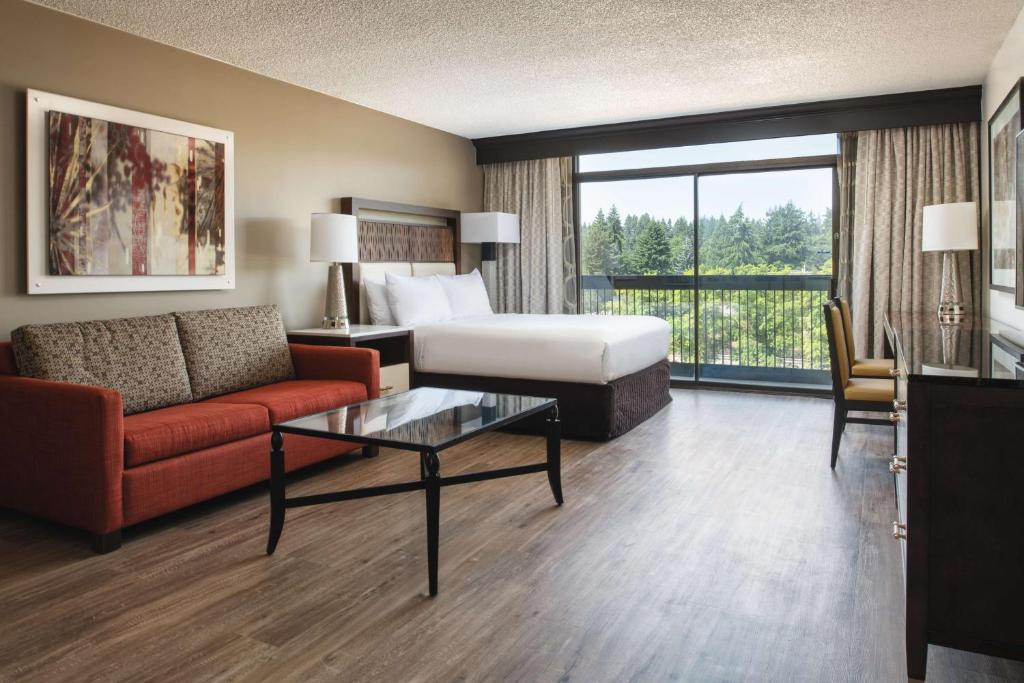 Postel nebo postele na pokoji v ubytování Hilton Bellevue