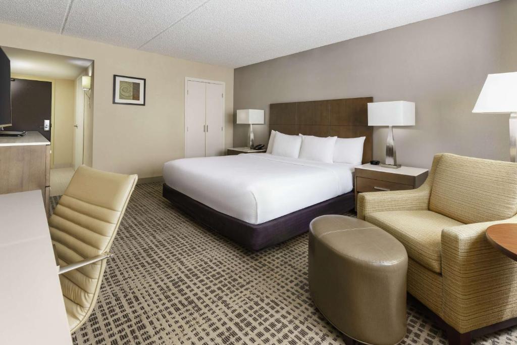 DoubleTree by Hilton Orlando Airport Hotel - 