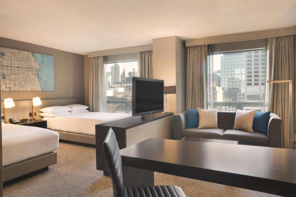 Hilton Chicago Magnificent Mile Suites - Studio Suite With Two Double Beds