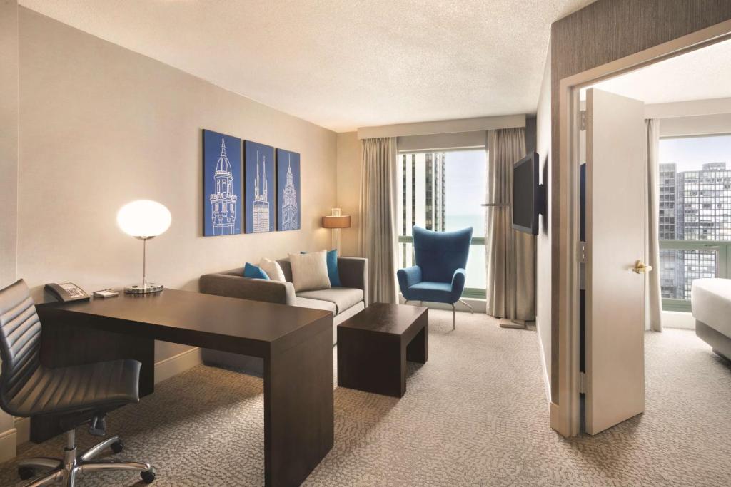 Hilton Chicago Magnificent Mile Suites photo