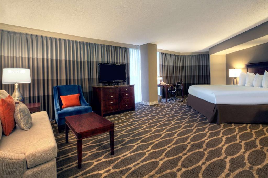 Hilton Houston Westchase - Junior King Suite Con Area Salotto