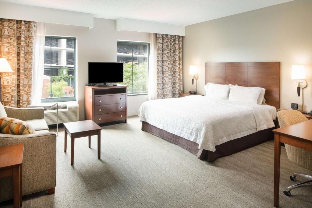 Hampton Inn & Suites Little Rock-Downtown photo