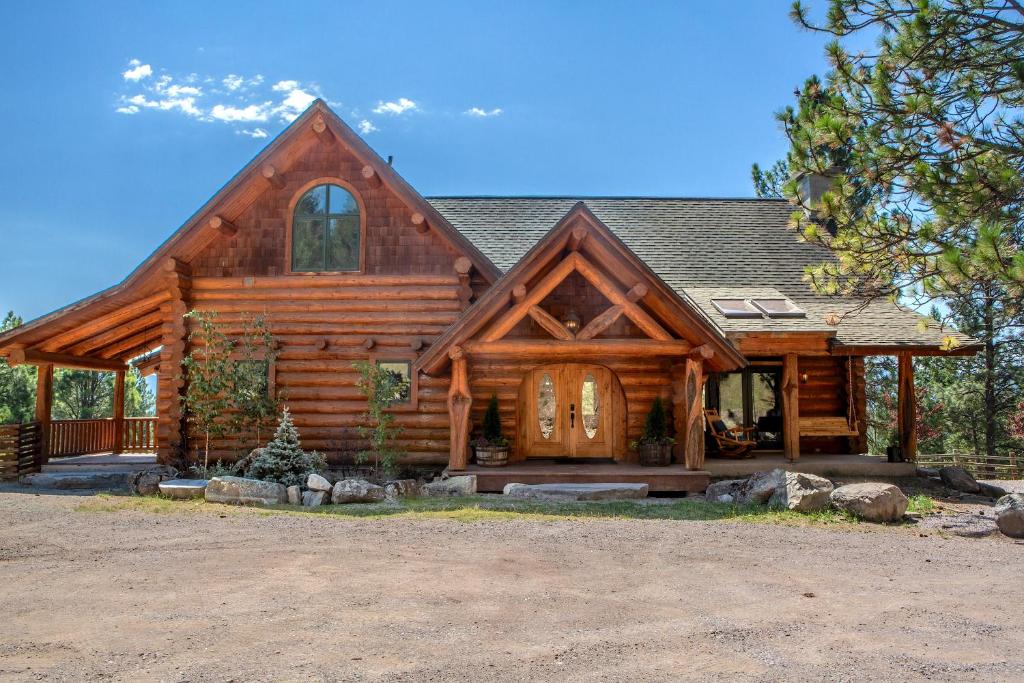 Villa The Hidden Ranch a Secluded Log Home, Kalispell, USA