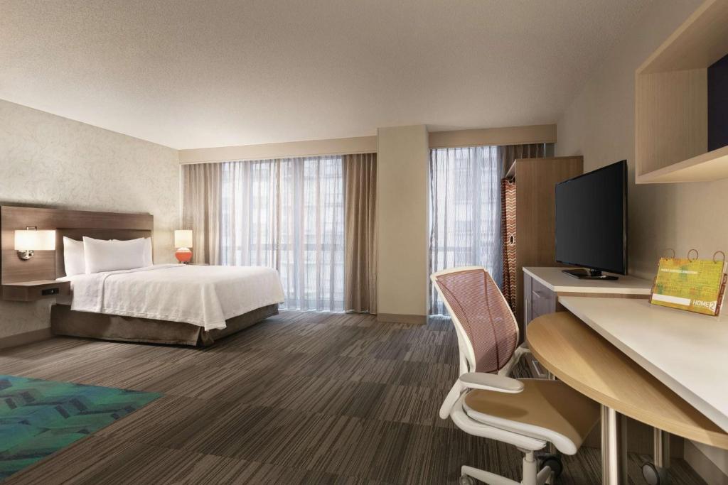 Home2 Suites By Hilton Chicago River North - 