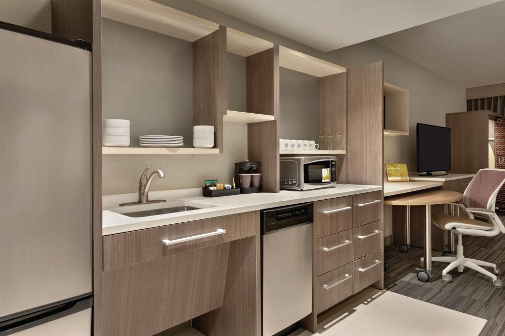 Home2 Suites By Hilton Chicago River North - 