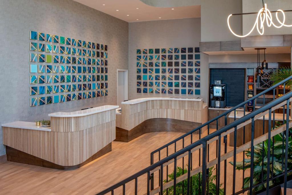 Hilton Garden Inn Austin University Capitol District photo