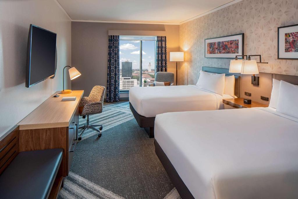 Hilton Garden Inn Austin University Capitol District photo
