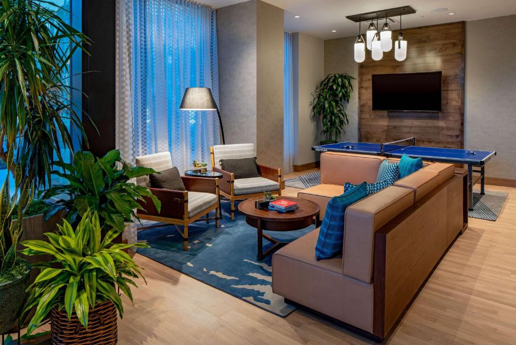 Hilton Garden Inn Austin University Capitol District photo
