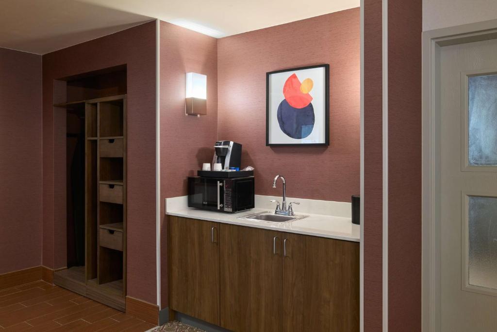 Hilton Garden Inn Bloomington photo