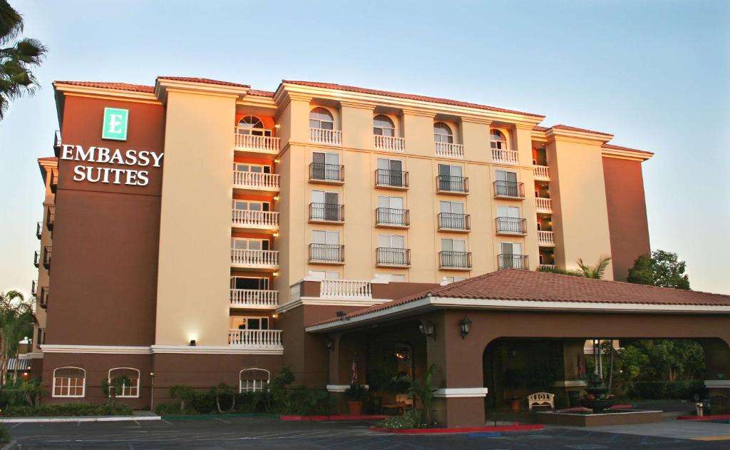 Embassy Suites by Hilton Anaheim North - Housity