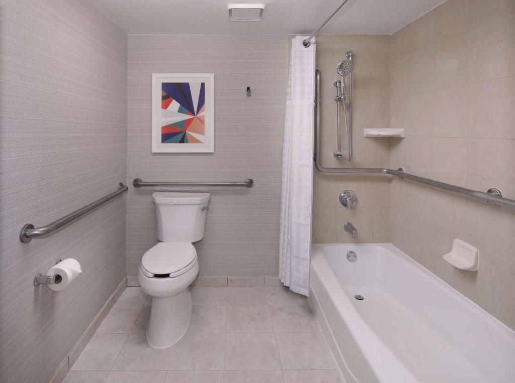 Embassy Suites by Hilton Anaheim North - 