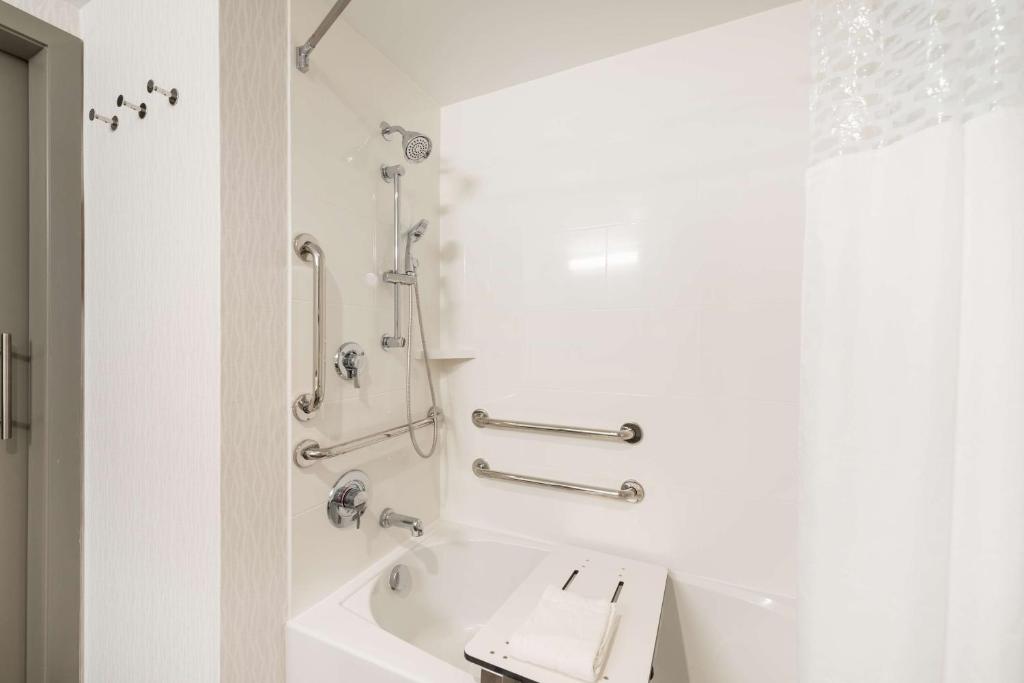 Hampton Inn & Suites Miami Wynwood Design District, FL photo