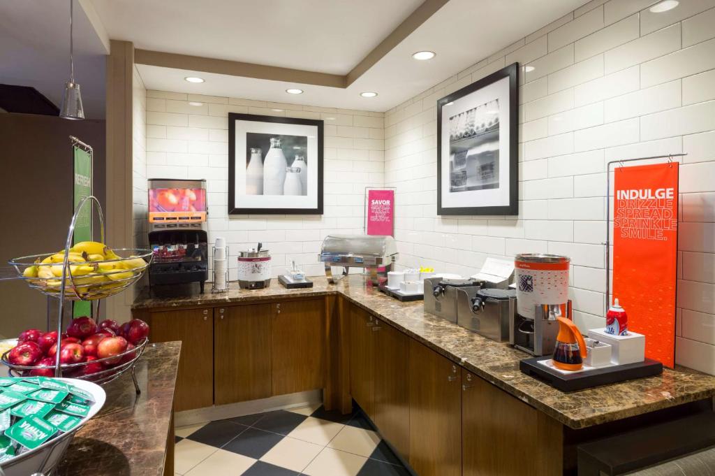 مسافرخانه همپتون منهتن چلسی - Hampton Inn Manhattan Chelsea، مسافرخانه همپتون منهتن چلسی