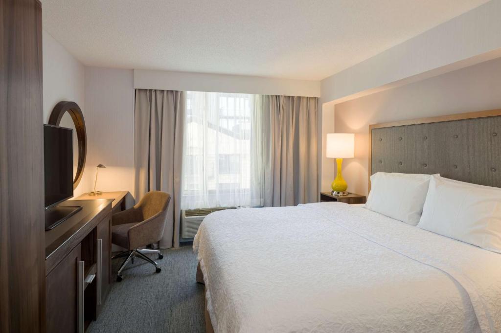 Hampton Inn Manhattan Chelsea - King Room