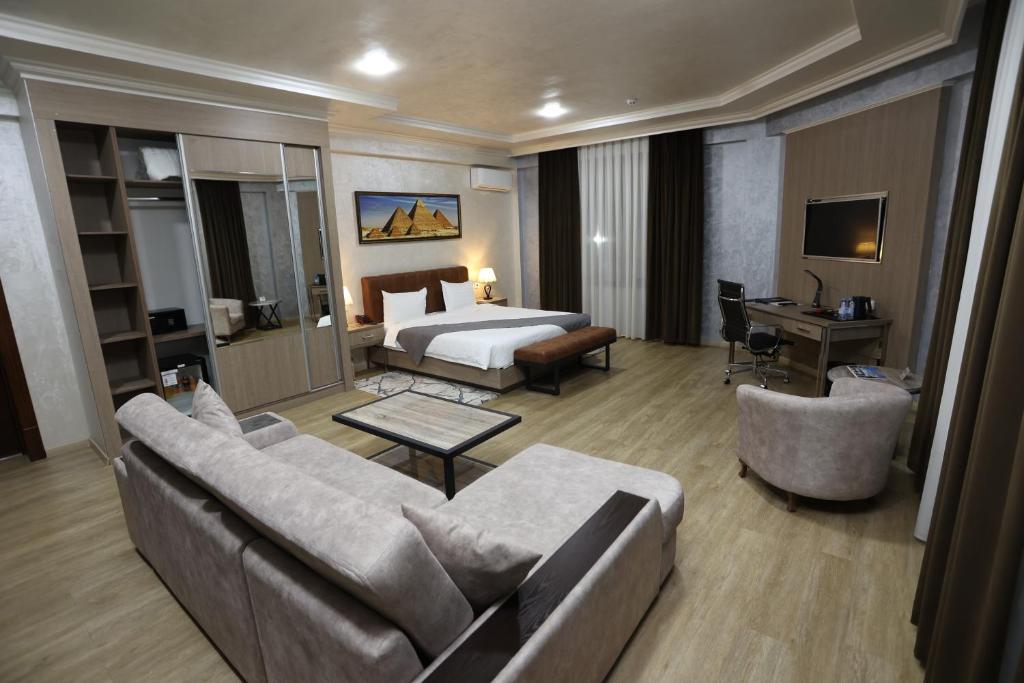 CHlNOR HOTEL - Suite King Deluxe