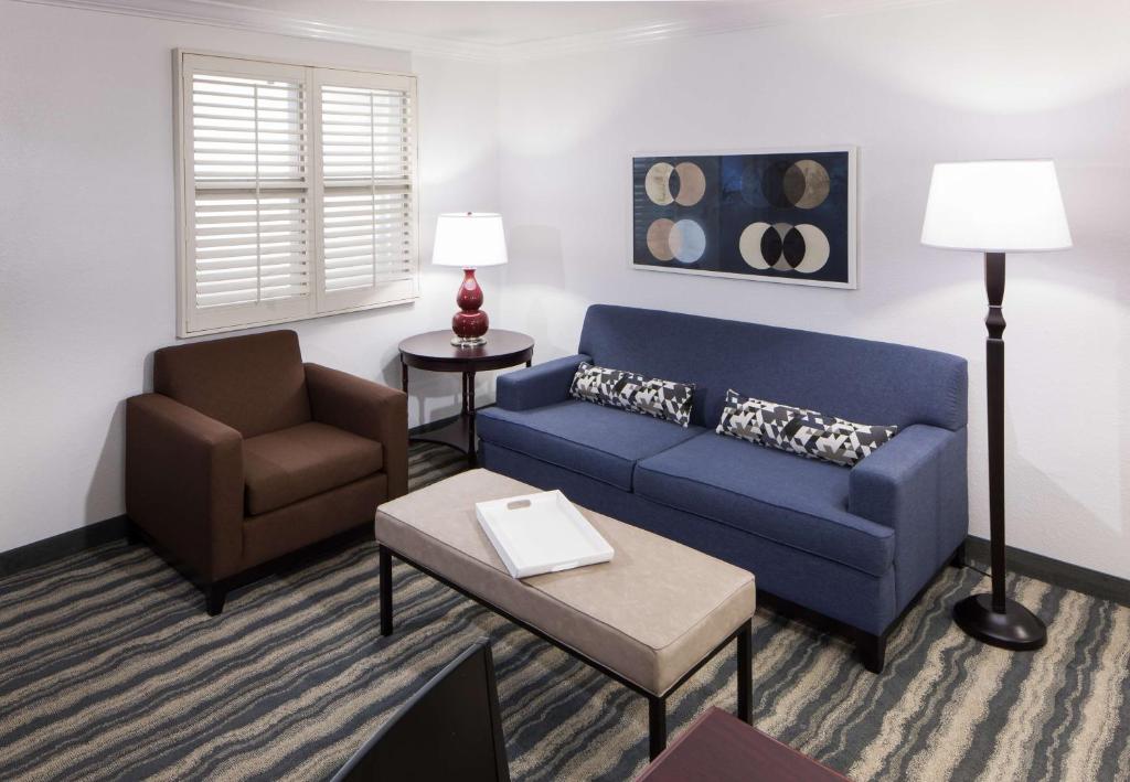 Embassy Suites by Hilton Tampa Brandon - 2部屋のキングスイート - 禁煙