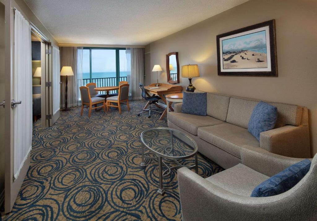 Hilton Daytona Beach Resort - Oceanfront Junior King Suite