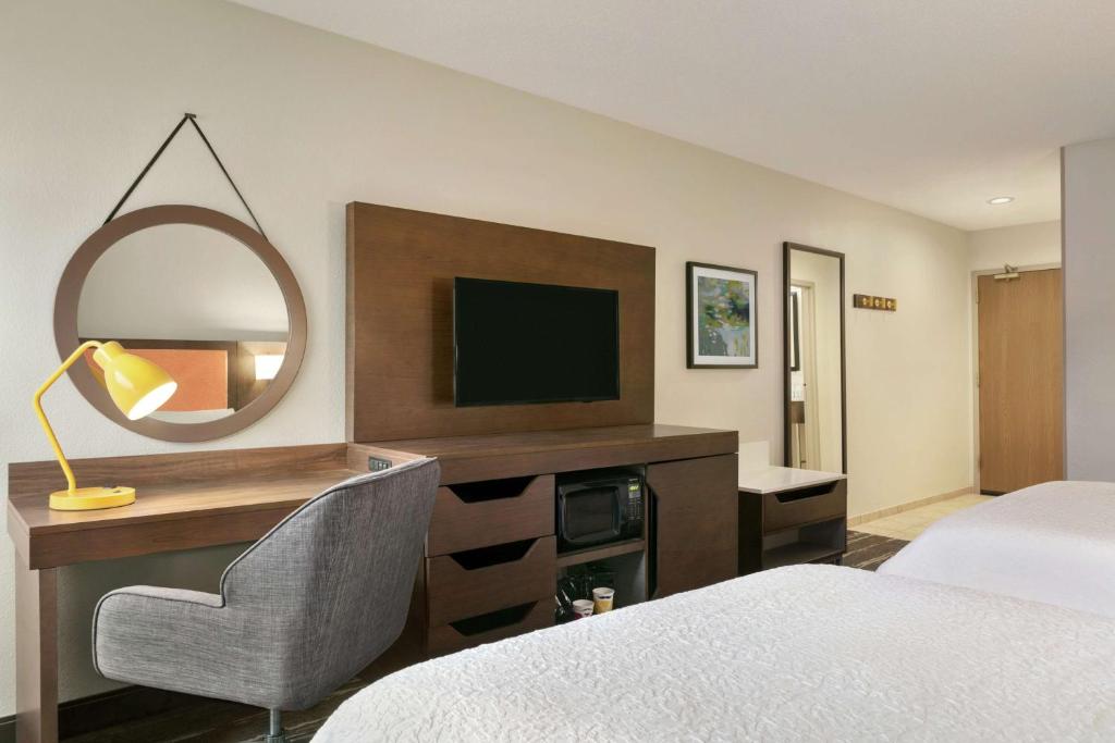 Hampton Inn Binghamton/Johnson City - Queen Room With Two Queen Beds - Non-Smoking