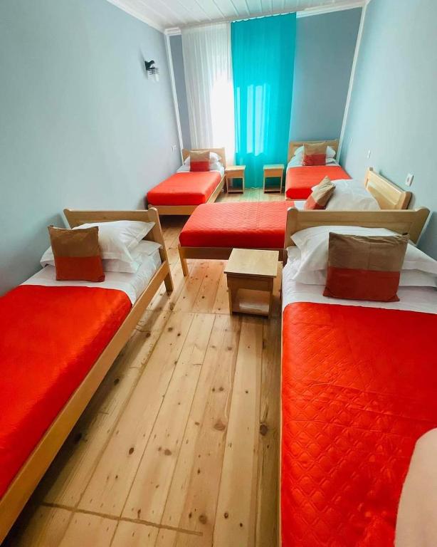 Postel nebo postele na pokoji v ubytování Guest House pesvebi