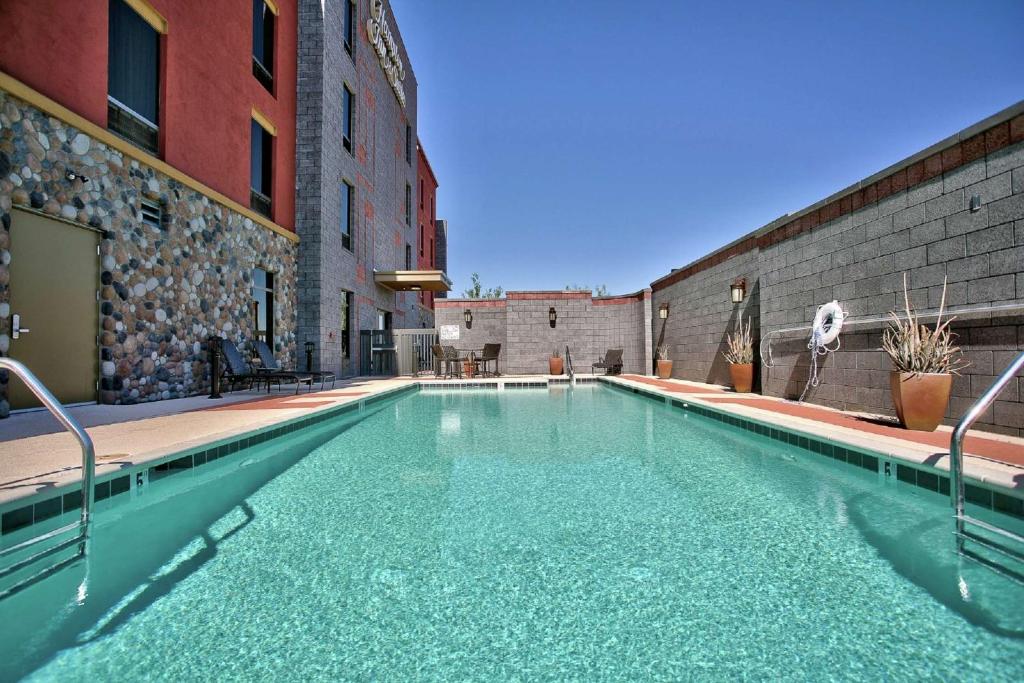Hampton Inn & Suites Scottsdale at Talking Stick photo