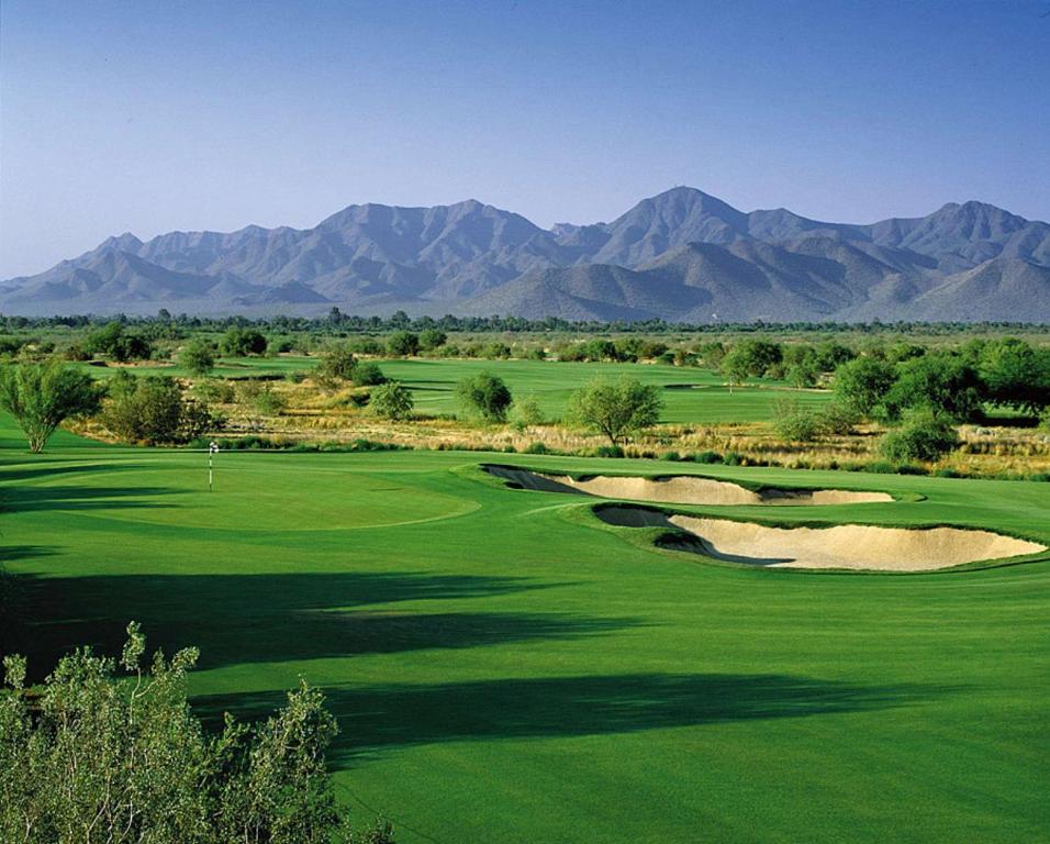 Hampton Inn & Suites Scottsdale at Talking Stick photo