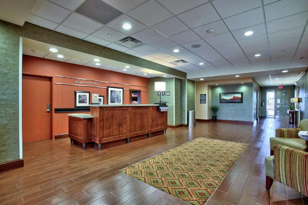 Hampton Inn & Suites Scottsdale at Talking Stick photo