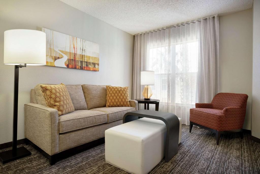 Posezení v ubytování Homewood Suites by Hilton Phoenix-Chandler