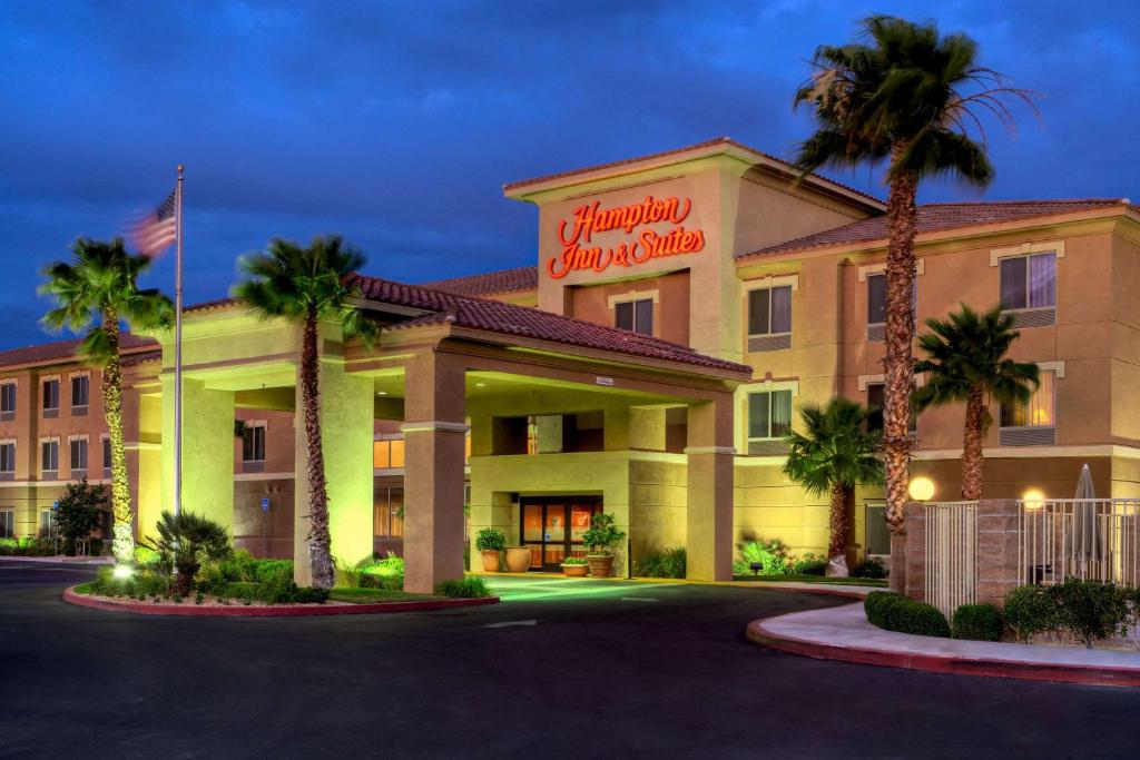 a hotel with a sign that reads hampton inn and suites at Hampton Inn & Suites Palmdale in Palmdale