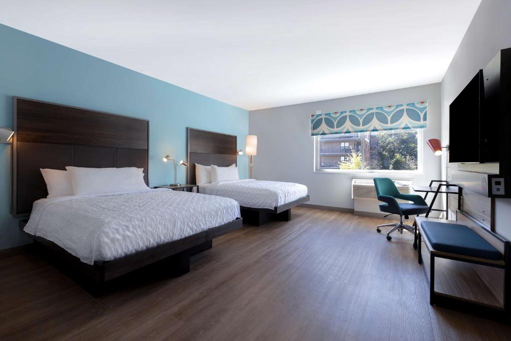 Tru By Hilton Atlanta Galleria Ballpark, GA - Queen Room With Two Queen Beds - Mobility Access