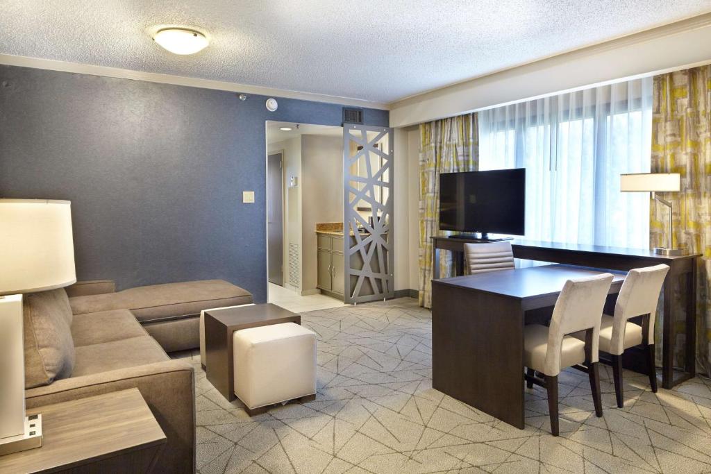 Embassy Suites by Hilton Atlanta Galleria - コーナーキングスイート
