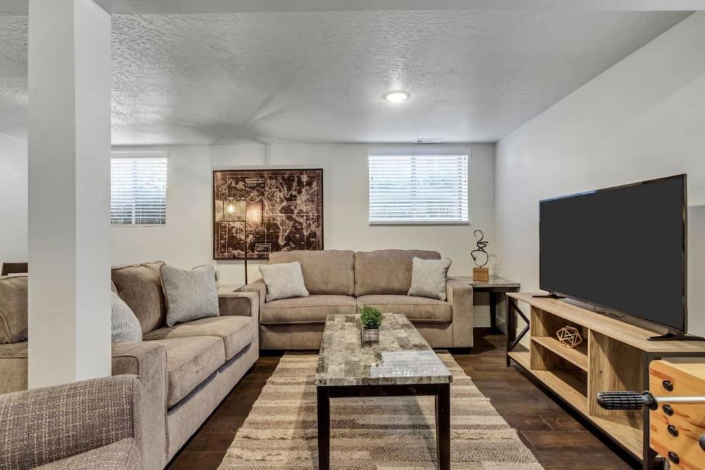 Guesthouse Renovated Unit Near Famous Trails 10 Min Drive, Salt Lake