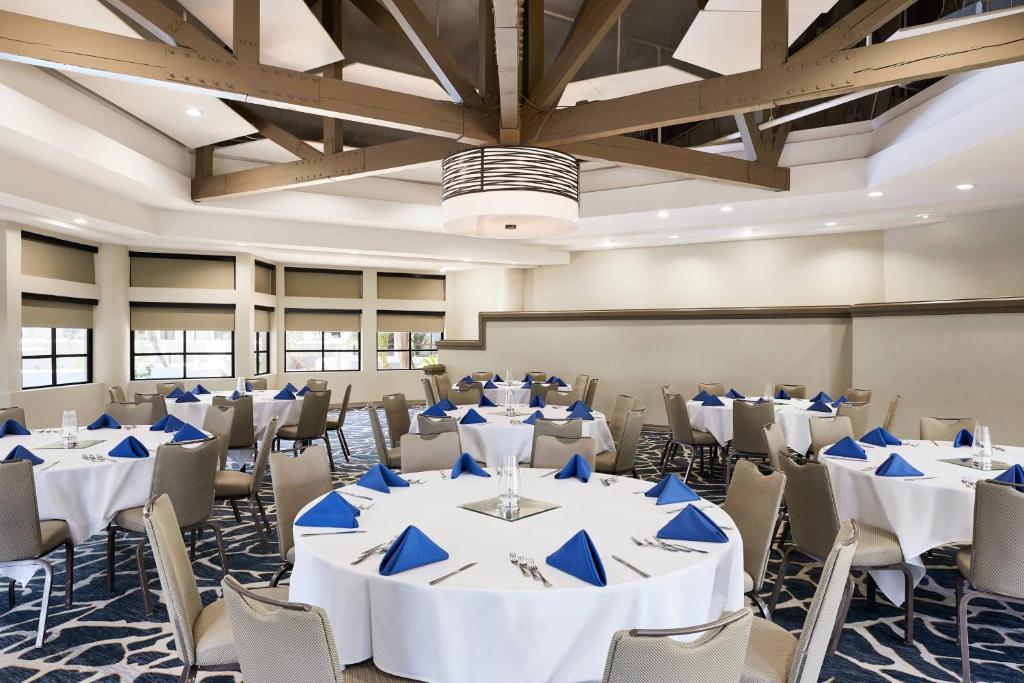 Restaurace v ubytování Delta Hotels by Marriott Phoenix Mesa