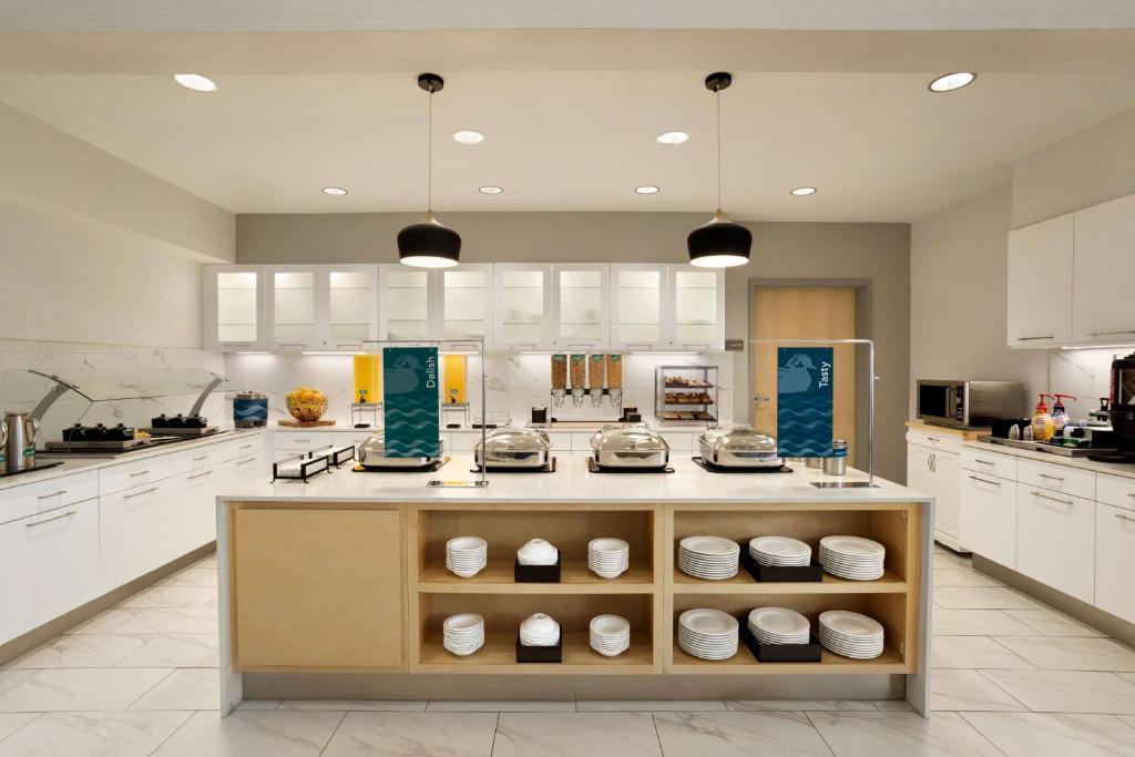 Kuchyň nebo kuchyňský kout v ubytování Homewood Suites By Hilton SLC/Draper