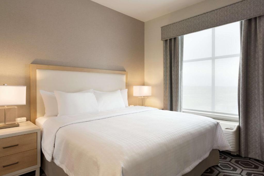 Postel nebo postele na pokoji v ubytování Homewood Suites By Hilton SLC/Draper