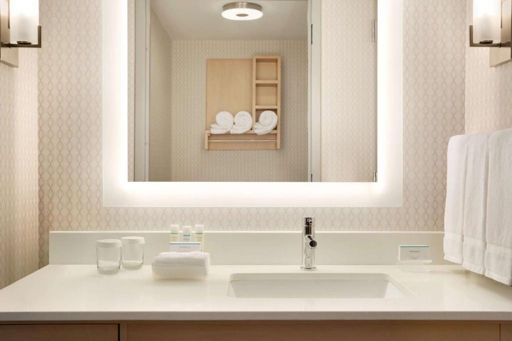 Koupelna v ubytování Homewood Suites By Hilton SLC/Draper