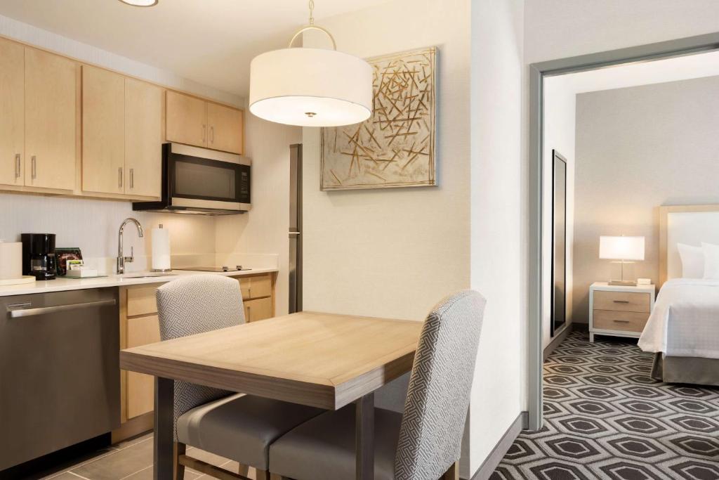 Kuchyň nebo kuchyňský kout v ubytování Homewood Suites By Hilton SLC/Draper